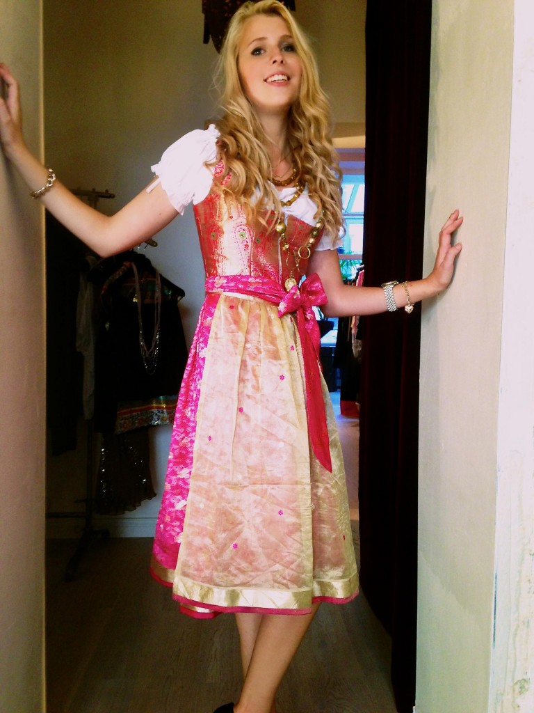 Dirndl_muenchen_innenstadt_Schwabing_kaufen_sari_Veronica_Bond