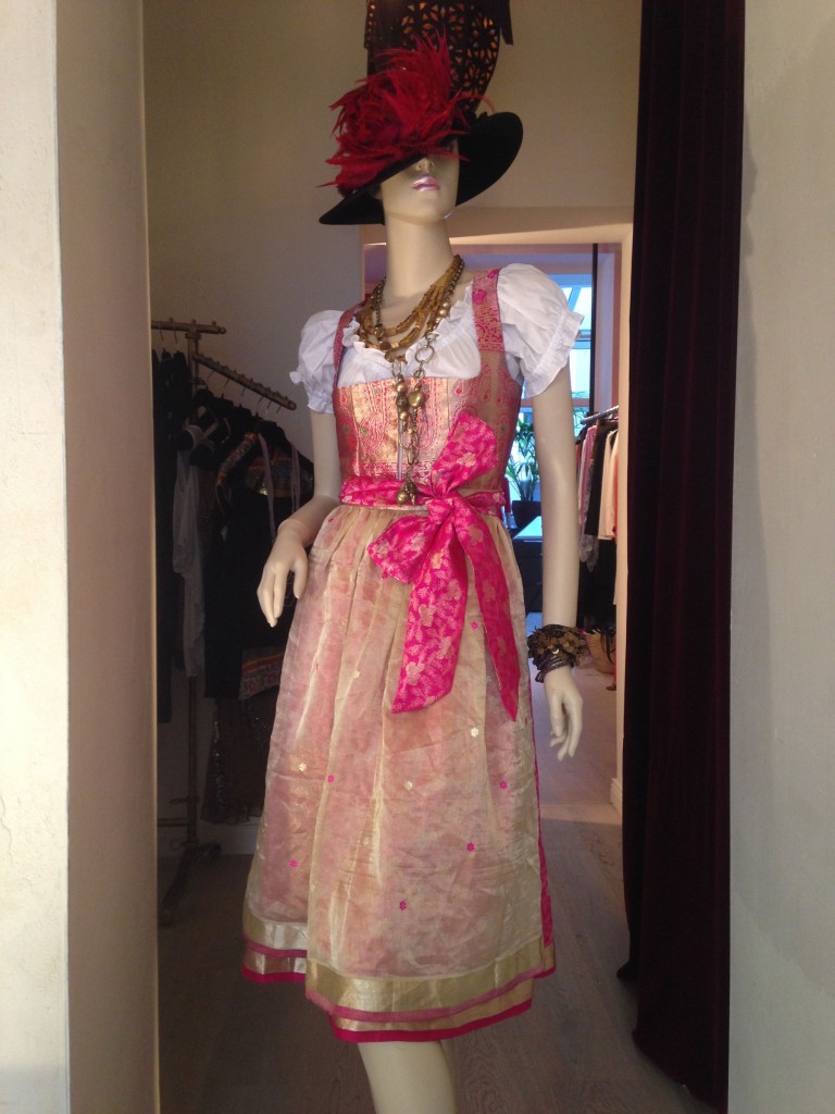 Dirndl_muenchen_innenstadt_Schwabing_kaufen_sari_Veronica_Bond_Girl